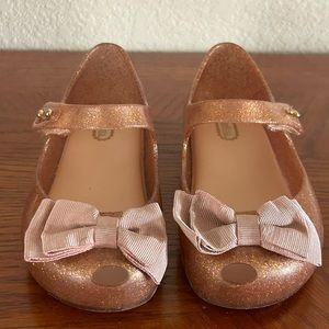 Mini Melissa, Size 10, Rose gold.